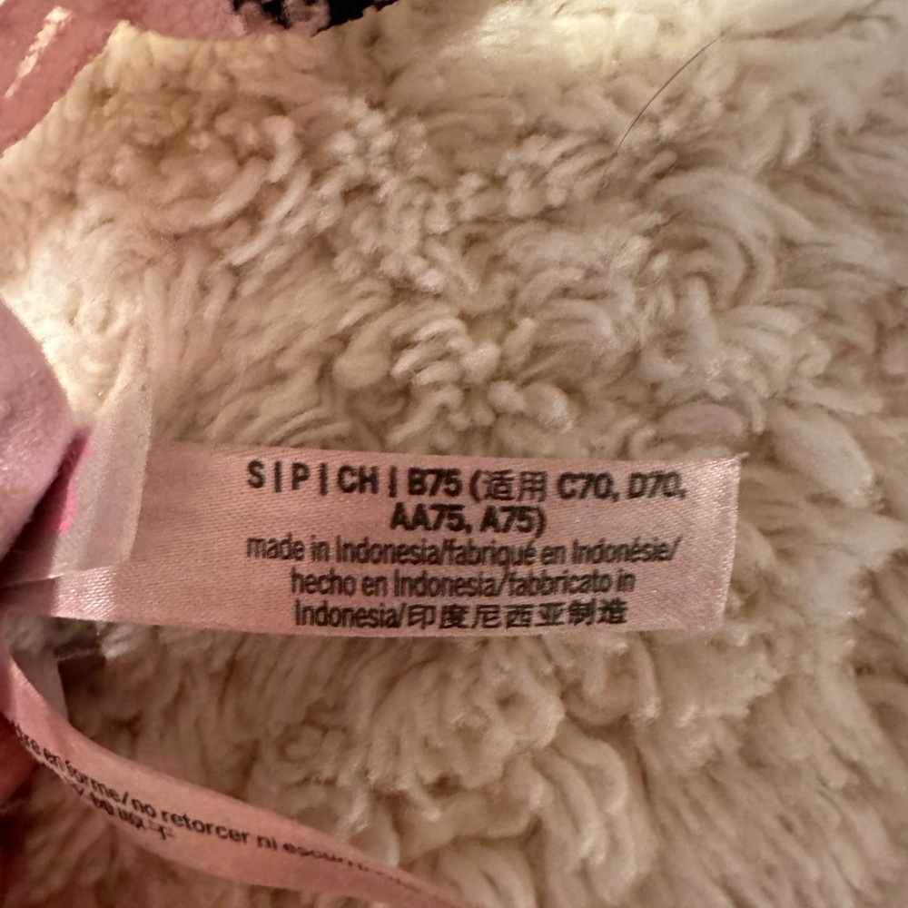 Assorted Pink apparel. - Picture 13 of 14